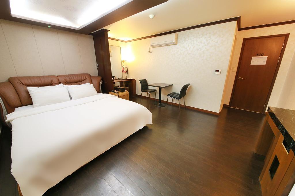 Hotel Diamond Suwon Esterno foto