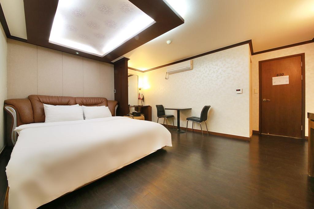 Hotel Diamond Suwon Esterno foto