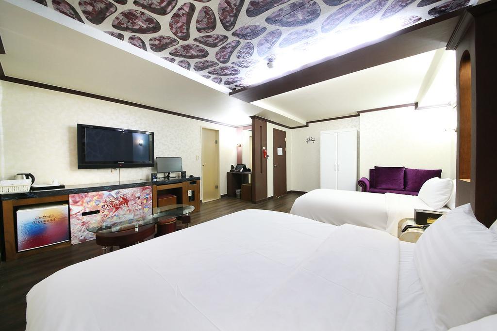 Hotel Diamond Suwon Esterno foto