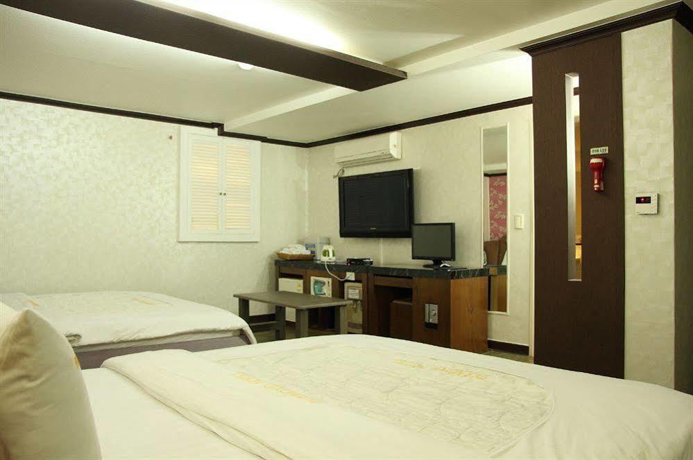 Hotel Diamond Suwon Esterno foto