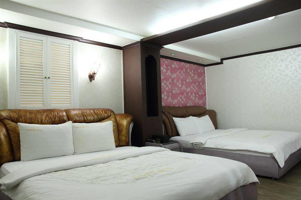 Hotel Diamond Suwon Esterno foto